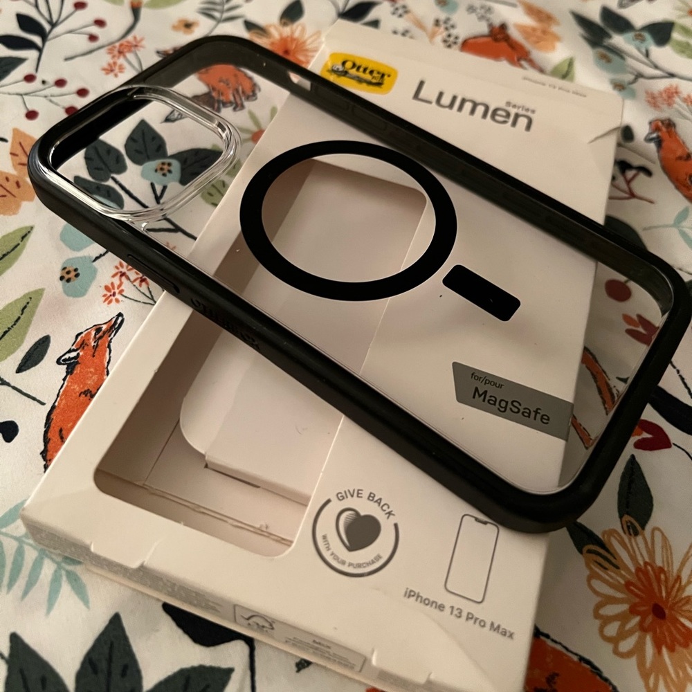 iPhone 13 Pro Max Otterbox Lumen Case